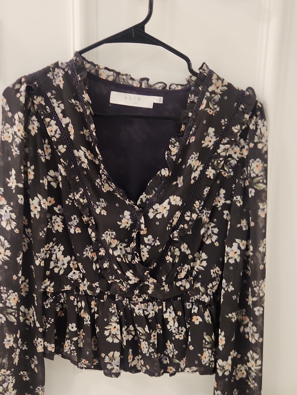 ASTR Black Floral Ruffle V-Neck Long Sleeve Dress